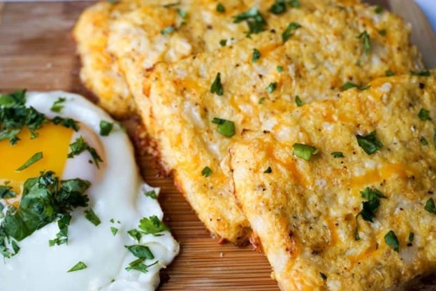 CAULIFLOWER HASH BROWNSCAULIFLOWER HASH BROWNS